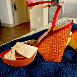 Ferragamo Cute Wedge Heels 👠 Vanilla Sued Across The Front Garnet Red Strap